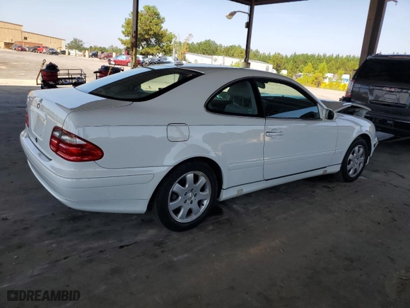2001 Mercedes-Benz CLK-Class with VIN WDBLJ65G21F185247, listed as a Copart auction lot 72795604 with 28,461 mi miles and Salvage Title. Bid and sale history available at carsss.com. Image 3.