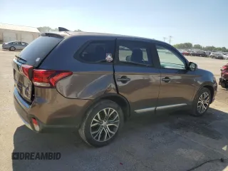2018 Mitsubishi Outlander ES with VIN JA4AZ3A38JZ013798, listed as a Copart auction lot 62753915 with 111,069 mi miles and Salvage title. Bid and sale history available at DreamBid. Image 3.