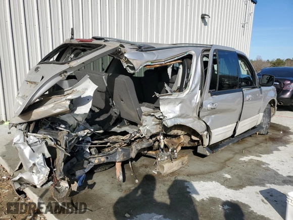 2003 Ford Expedition Special Service with VIN 1FMPU15L83LB17724, listed as a Copart auction lot 42503155 with 397,086 mi miles and Salvage Title. Bid and sale history available at carsss.com. Image 3.
