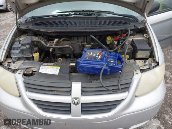 2005 Dodge Caravan SE with VIN 1D4GP24R95B151741, listed as a IAAI auction lot 42215827 with 189,025 mi miles and . Bid and sale history available at carsss.com. Image 10.