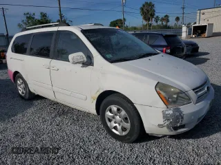 2008 Kia Sedona LX with VIN KNDMB233086257536, listed as a Copart auction lot 50345875 with 121,930 mi miles and Salvage Title. Bid and sale history available at carsss.com. Image 4.
