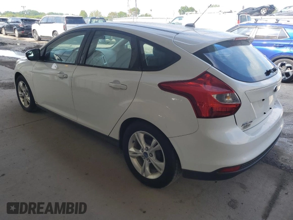 2014 Ford Focus SE z VIN 1FADP3K22EL119306, wystawiony jako Copart lot #56653505 z przebiegiem 109 021 mil mil oraz Czysty tytuł • Clean title. Historia ofert i sprzedaży dostępna na DreamBid. Obrazek 2.