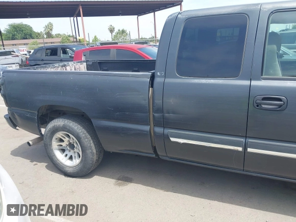 2004 Chevrolet Silverado 1500 Work Truck with VIN 2GCEC19V341293632, listed as a IAAI auction lot 42160525 with 243,632 mi miles. Bid and sale history available at carsss.com. Image 6.