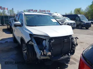 2016 Honda Pilot Touring with VIN 5FNYF6H9XGB005516, listed as a IAAI auction lot 41975049 with 85,217 mi miles. Bid and sale history available at carsss.com. Image 13.