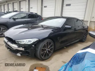 2022 BMW 8 Series M850i with VIN WBAGV8C03NCJ36975, listed as a Copart auction lot 44008505 with 16,631 mi miles and Salvage Title. Bid and sale history available at carsss.com. Image 1.