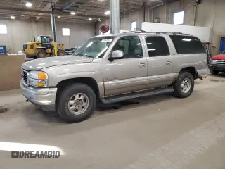 2002 GMC Yukon XL SLT with VIN 1GKFK16Z82J192267, listed as a Copart auction lot 41582955 with 302,076 mi miles and Salvage Title. Bid and sale history available at carsss.com. Image 1.