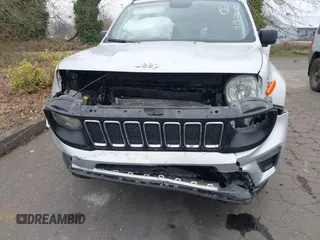 2020 Jeep Renegade Jeepster with VIN ZACNJBAB8LPL52205, listed as a IAAI auction lot 41477675 with 66,731 mi miles and . Bid and sale history available at carsss.com. Image 6.