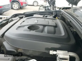 2019 Jeep Grand Cherokee Trailhawk z VIN 1C4RJFLG7KC629367, wystawiony jako IAAI lot #42502144 z przebiegiem 87 304 mil mil oraz . Historia ofert i sprzedaży dostępna na DreamBid. Obrazek 20.