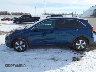 2018 Kia Niro LX with VIN KNDCB3LC3J5210563, listed as a IAAI auction lot 41570690 with 102,613 mi miles. Bid and sale history available at carsss.com. Image 14.