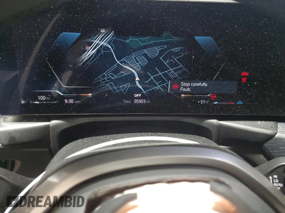 2025 BMW 3 Series 330i xDrive z VIN 3MW89CW08S8F13696, wystawiony jako Copart lot #51581325 z przebiegiem 5 903 mil mil oraz Szkoda całkowita • Salvage title. Historia ofert i sprzedaży dostępna na DreamBid. Obrazek 9.