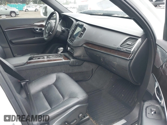 2019 Volvo XC90 Momentum z VIN YV4102PK2K1514188, wystawiony jako IAAI lot #41767251 z przebiegiem 83 089 mil mil oraz . Historia ofert i sprzedaży dostępna na DreamBid. Obrazek 5.