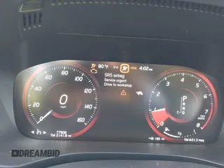 2020 Volvo XC60 Momentum z VIN YV4102RK9L1474206, wystawiony jako IAAI lot #41731881 z przebiegiem 77 908 mil mil oraz . Historia ofert i sprzedaży dostępna na DreamBid. Obrazek 7.