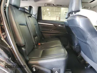 2017 Toyota Highlander XLE with VIN 5TDJZRFH0HS455595, listed as a Copart auction lot 61916645 with 196,009 mi miles and Non repairable. Bid and sale history available at DreamBid. Image 11.