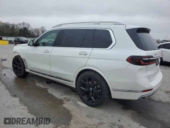 2024 BMW X7 xDrive40i z VIN 5UX23EM06R9S67707, wystawiony jako Copart lot #50916935 z przebiegiem 27 958 mil mil oraz Szkoda całkowita • Salvage title. Historia ofert i sprzedaży dostępna na DreamBid. Obrazek 2.