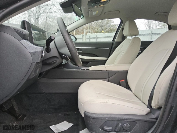 2025 Hyundai Sonata SEL with VIN KMHL64JA9SA474709, listed as a Copart auction lot 52705485 with 0 mi miles and Clean Title. Bid and sale history available at carsss.com. Image 5.