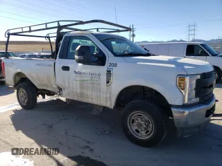 2018 Ford F-250 XLT z VIN 1FTBF2B6XJEB19683, wystawiony jako Copart lot #47262445 z przebiegiem 191 279 mil mil oraz Szkoda całkowita • Salvage title. Historia ofert i sprzedaży dostępna na DreamBid. Obrazek 4.