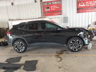 2025 Chevrolet Trax 2RS with VIN KL77LJEP6SC128436, listed as a IAAI auction lot 41706172 with 3,391 mi miles. Bid and sale history available at carsss.com. Image 14.