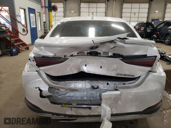 2021 Lexus ES with VIN 58ADA1C15MU003911, listed as a Copart auction lot 45132645 with 17,153 mi miles and Salvage Title. Bid and sale history available at carsss.com. Image 6.