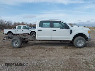 2017 Ford Super Duty F-250 SRW XL with VIN 1FD7W2B69HEC90498, listed as a IAAI auction lot 42032220 with 1 mi miles. Bid and sale history available at carsss.com. Image 14.