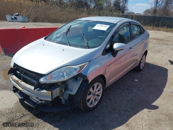 2013 Ford Fiesta SE with VIN 3FADP4BJ2DM173456, listed as a IAAI auction lot 41785902 with 87,004 mi miles. Bid and sale history available at carsss.com. Image 18.