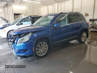 2010 Volkswagen Tiguan Wolfsburg Edition z VIN WVGAV7AX8AW002308, wystawiony jako Copart lot #55939675 z przebiegiem 120 057 mil mil oraz Szkoda całkowita • Salvage title. Historia ofert i sprzedaży dostępna na DreamBid. Obrazek 1.