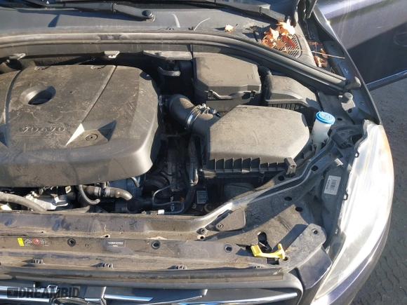 2016 Volvo XC60 T5 Drive-E Premier with VIN YV440MDK3G2915618, listed as a IAAI auction lot 41112381 with 75,720 mi miles. Bid and sale history available at carsss.com. Image 18.