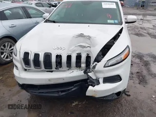2017 Jeep Cherokee Latitude with VIN 1C4PJMCB9HW546157, listed as a IAAI auction lot 41040489 with 97,230 mi miles. Bid and sale history available at carsss.com. Image 6.