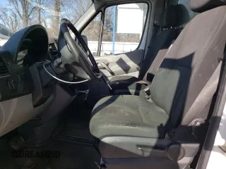 2014 Freightliner Sprinter with VIN WDYPE7DC7E5914824, listed as a Copart auction lot 85116454 with 401,372 mi miles and Clean Title. Bid and sale history available at DreamBid. Image 7.