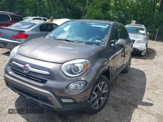 2016 FIAT 500X Trekking z VIN ZFBCFYCT6GP391983, wystawiony jako IAAI lot #42329595 z przebiegiem 152 359 mil mil oraz . Historia ofert i sprzedaży dostępna na DreamBid. Obrazek 2.