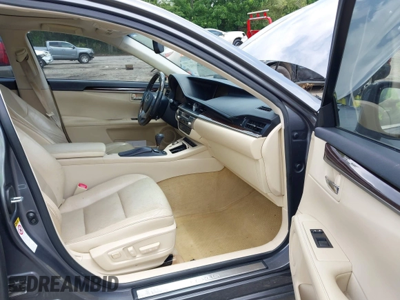 2014 Lexus ES 330 z VIN JTHBK1GG4E2129607, wystawiony jako IAAI lot #42468963 z przebiegiem 115 158 mil mil oraz . Historia ofert i sprzedaży dostępna na DreamBid. Obrazek 5.