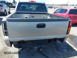 2006 GMC Sierra 1500 SLE1 z VIN 2GTEC13Z661353952, wystawiony jako IAAI lot #42018310 z przebiegiem 153 341 mil mil oraz . Historia ofert i sprzedaży dostępna na DreamBid. Obrazek 6.