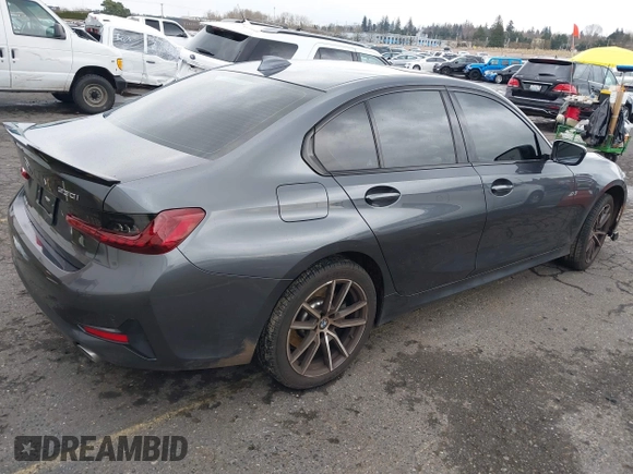 2022 BMW 3 Series 330i xDrive with VIN 3MW5R7J09N8C69868, listed as a IAAI auction lot 41462538 with 1 mi miles. Bid and sale history available at carsss.com. Image 4.