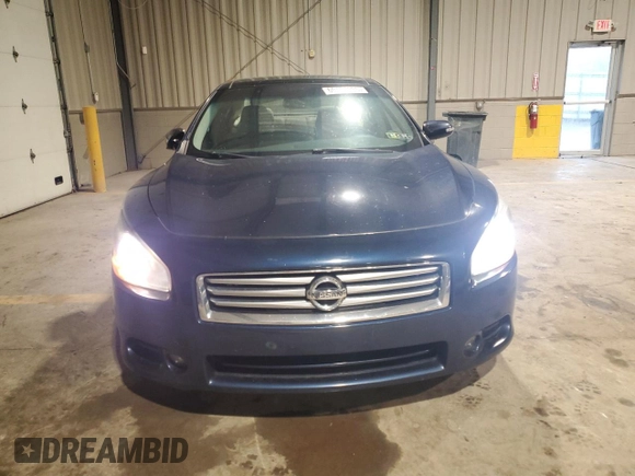 2014 Nissan Maxima S z VIN 1N4AA5AP1EC433753, wystawiony jako Copart lot #60191935 z przebiegiem 131 935 mil mil oraz Szkoda całkowita • Salvage title. Historia ofert i sprzedaży dostępna na DreamBid. Obrazek 5.