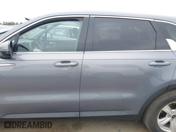 2022 Kia Sorento LX with VIN 5XYRG4LC2NG117242, listed as a IAAI auction lot 41512418 with 39,187 mi miles. Bid and sale history available at carsss.com. Image 14.