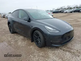 2025 Tesla Model Y Long Range with VIN 7SAYGDEEXSF266143, listed as a IAAI auction lot 41905813 with 776 mi miles and . Bid and sale history available at carsss.com. Image 1.