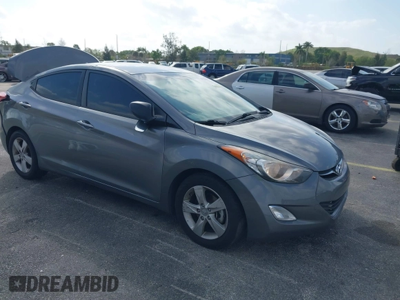 2013 Hyundai Elantra GLS z VIN 5NPDH4AE8DH253510, wystawiony jako IAAI lot #41625675 z przebiegiem 122 914 mil mil oraz . Historia ofert i sprzedaży dostępna na DreamBid. Obrazek 1.