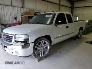 2006 GMC Sierra 1500 SLE1 z VIN 1GTEC19Z96Z233223, wystawiony jako Copart lot #45981815 z przebiegiem 167 532 mil mil oraz Szkoda całkowita • Salvage title. Historia ofert i sprzedaży dostępna na DreamBid. Obrazek 1.