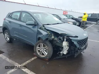 2022 Hyundai Kona SE with VIN KM8K2CAB3NU839432, listed as a IAAI auction lot 41772947 with 32,353 mi miles. Bid and sale history available at carsss.com. Image 1.