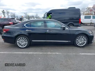 2017 Lexus LS 460 z VIN JTHCL5EF2H5028166, wystawiony jako IAAI lot #42049415 z przebiegiem 205 982 mil mil oraz . Historia ofert i sprzedaży dostępna na DreamBid. Obrazek 13.