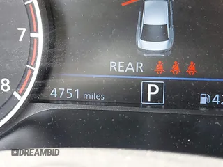 2025 Nissan Altima SV z VIN 1N4BL4DVXSN378609, wystawiony jako IAAI lot #42318744 z przebiegiem 4 751 mil mil oraz . Historia ofert i sprzedaży dostępna na DreamBid. Obrazek 15.