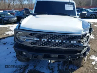 2023 Ford Bronco z VIN 1FMEE5DP1PLC08565, wystawiony jako IAAI lot #41610564 z przebiegiem 19 244 mil mil oraz . Historia ofert i sprzedaży dostępna na DreamBid. Obrazek 17.