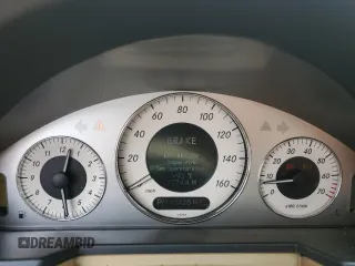 2007 Mercedes-Benz E 350 z VIN WDBUF56X77B076670, wystawiony jako Copart lot #57215685 z przebiegiem 143 428 mil mil oraz Szkoda całkowita • Salvage title. Historia ofert i sprzedaży dostępna na DreamBid. Obrazek 9.