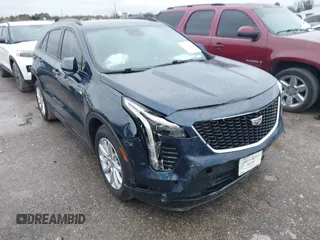 2020 Cadillac XT4 FWD Sport z VIN 1GYFZER40LF138071, wystawiony jako IAAI lot #41252526 z przebiegiem 43 481 mil mil oraz . Historia ofert i sprzedaży dostępna na DreamBid. Obrazek 1.