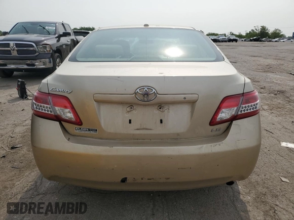 2011 Toyota Camry LE z VIN 4T4BF3EK1BR120969, wystawiony jako Copart lot #59535105 z przebiegiem 233 722 mil mil oraz Czysty tytuł • Clean title. Historia ofert i sprzedaży dostępna na DreamBid. Obrazek 6.