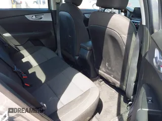 2024 Kia Forte LXS z VIN 3KPF24AD0RE713420, wystawiony jako IAAI lot #42091051 z przebiegiem 36 875 mil mil oraz . Historia ofert i sprzedaży dostępna na DreamBid. Obrazek 8.
