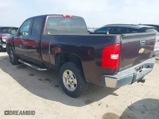 2008 Chevrolet Silverado 1500 LT w/1LT with VIN 2GCEC19J981145682, listed as a IAAI auction lot 41511150 with 142,290 mi miles. Bid and sale history available at carsss.com. Image 3.
