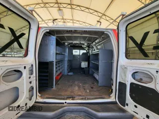2007 Ford Econoline Cargo Commercial z VIN 1FTNE24LX7DA66517, wystawiony jako IAAI lot #42566208 z przebiegiem 125 518 mil mil oraz . Historia ofert i sprzedaży dostępna na DreamBid. Obrazek 11.