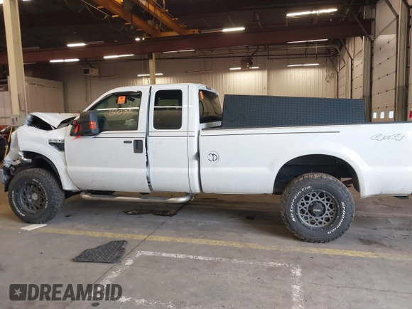 2010 Ford F-250 XL z VIN 1FTSX2BR4AEA28576, wystawiony jako IAAI lot #41615867 z przebiegiem Nie podano mil oraz . Historia ofert i sprzedaży dostępna na DreamBid. Obrazek 14.