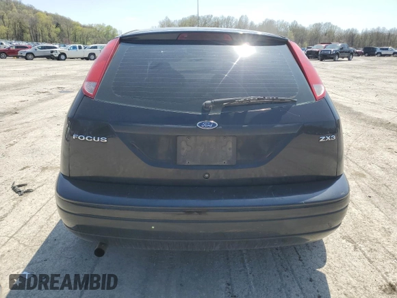 2005 Ford Focus S z VIN 3FAFP31N65R153304, wystawiony jako Copart lot #54253215 z przebiegiem 148 707 mil mil oraz Szkoda całkowita • Salvage title. Historia ofert i sprzedaży dostępna na DreamBid. Obrazek 6.