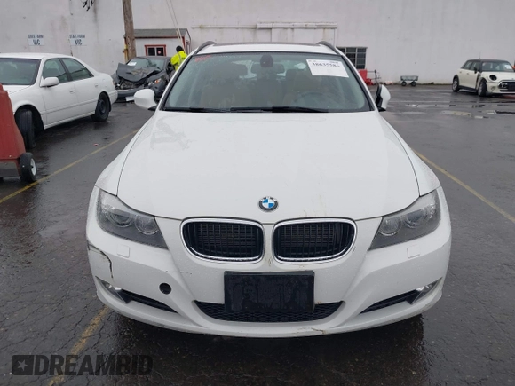 2012 BMW 3 Series 328i xDrive with VIN WBAUU3C50CA543357, listed as a IAAI auction lot 38635586 with 85,220 mi miles and . Bid and sale history available at DreamBid. Image 12.